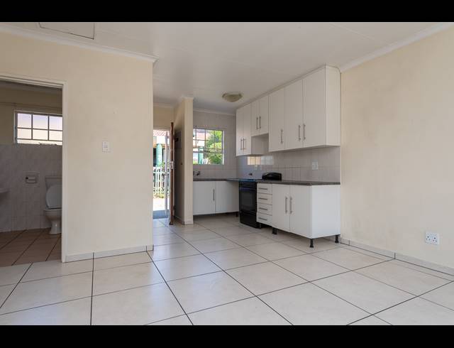 2 BEDROOM SIMPLEX FOR SALE IN LINMEYER